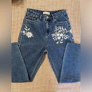 Streetwear Society High Rise Mom Jeans Size 7